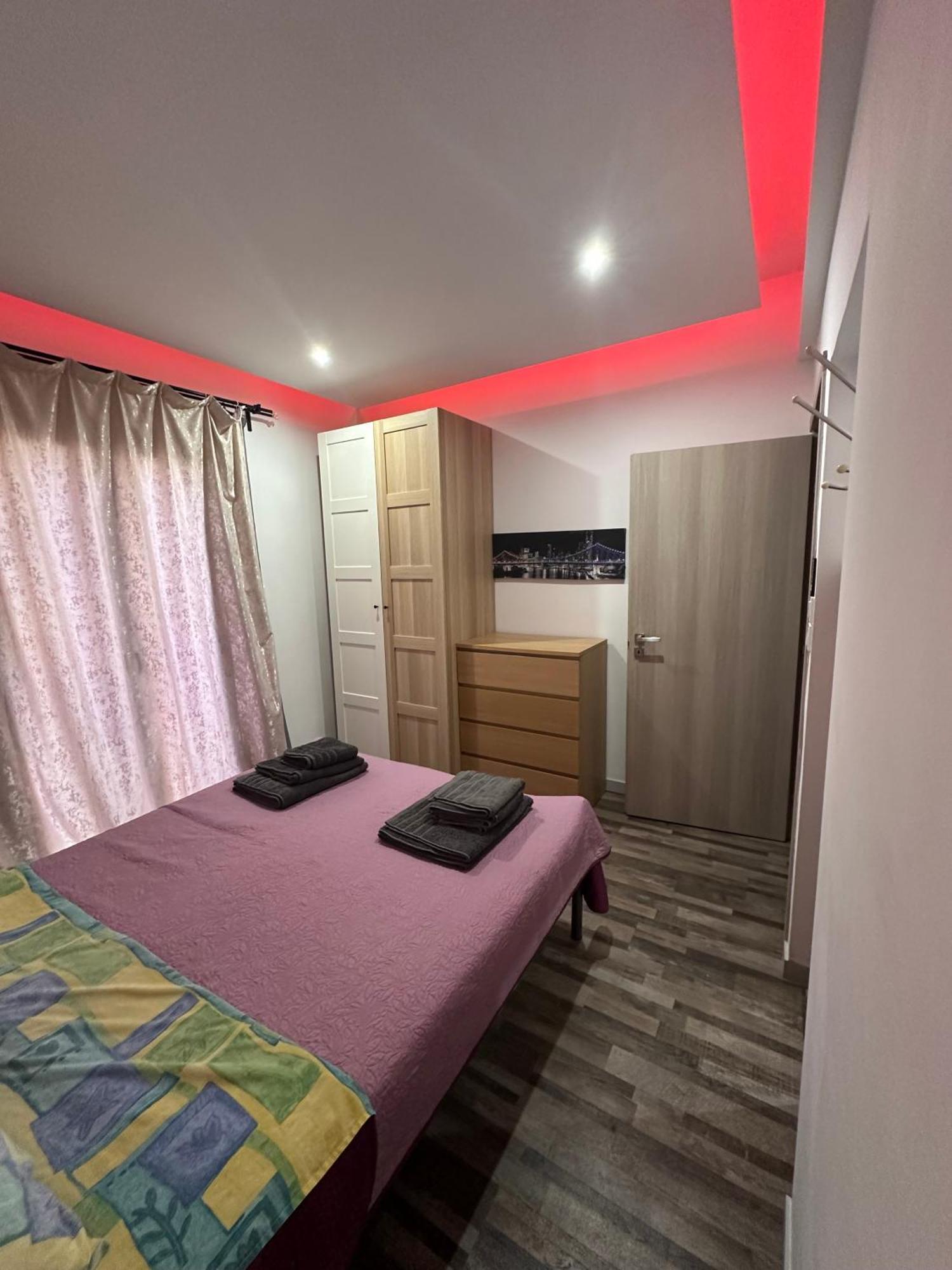 Apartment Center Piraeus Location Kastella Passalimani Port Exterior photo